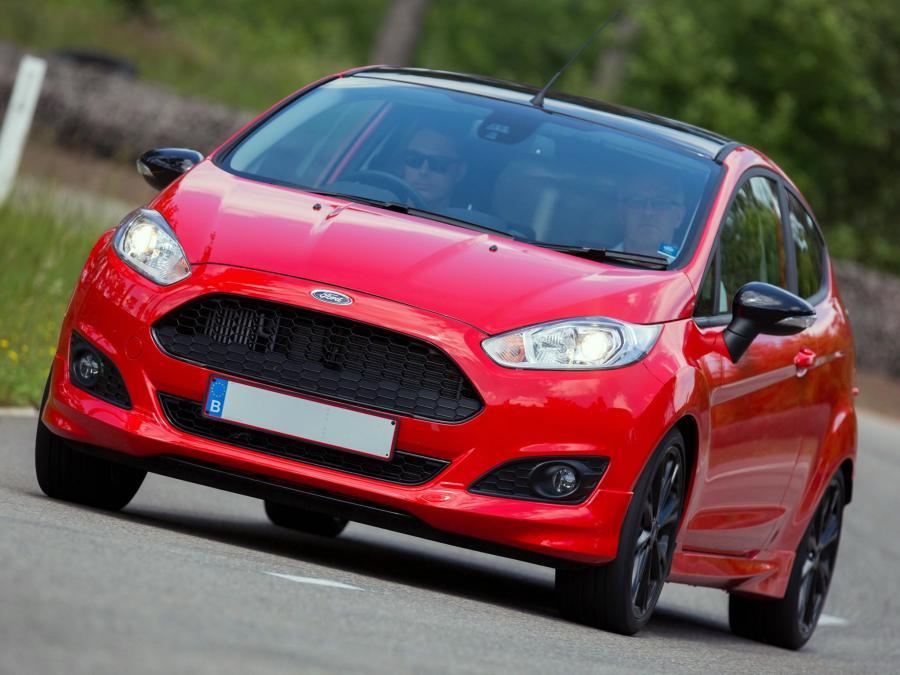  Ford Fiesta Zetec S Red 2014 года  (UK) (фото 6 из 26)